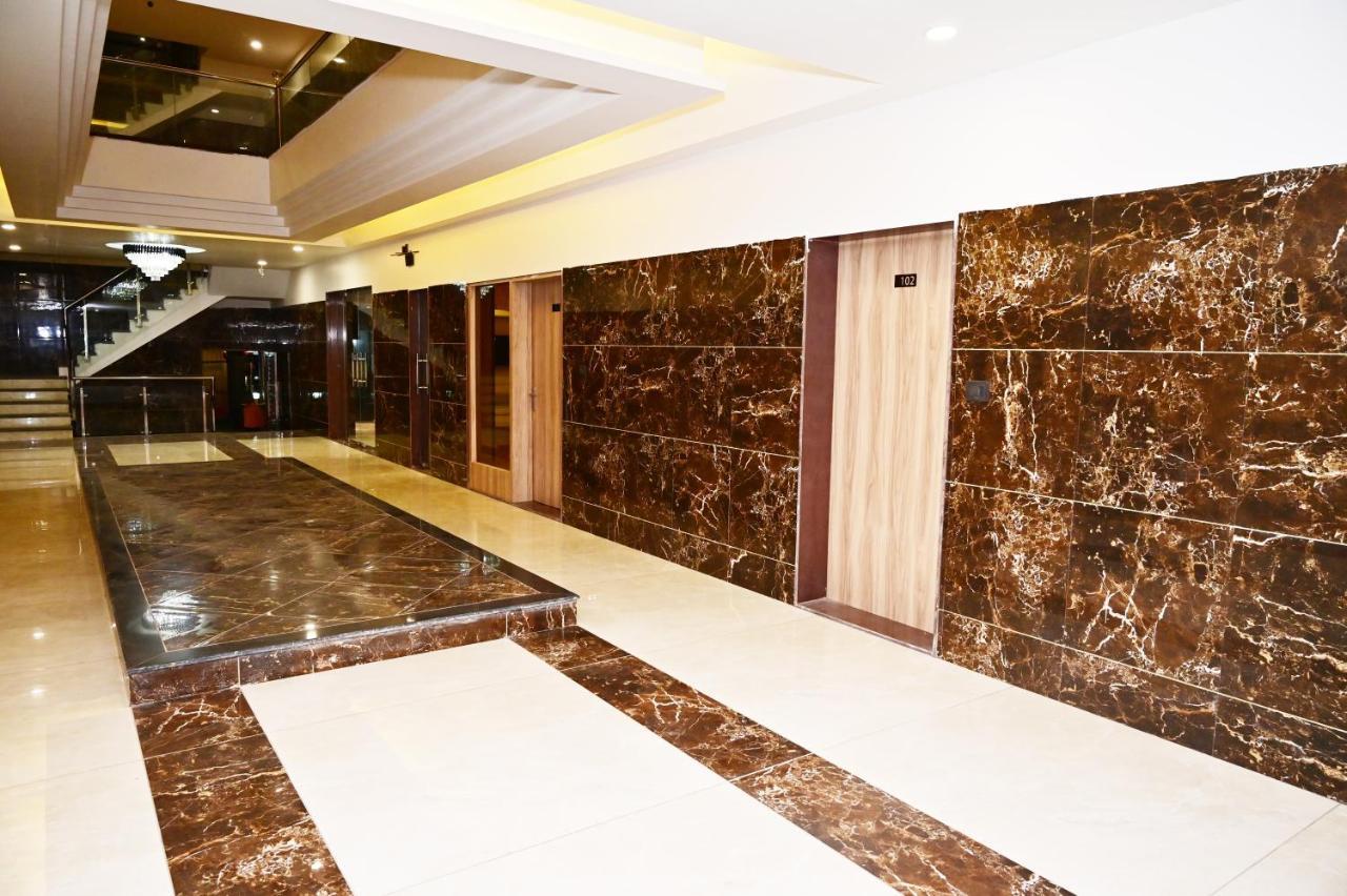 The Dwelling Inn Greater Noida Exterior photo