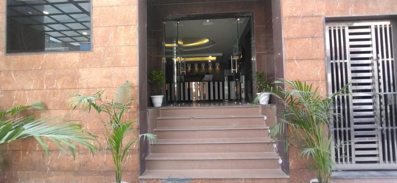 The Dwelling Inn Greater Noida Exterior photo